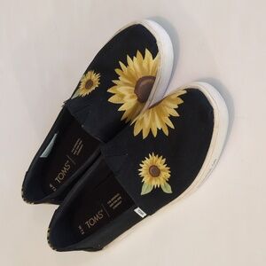 Tom's Sunflower shoes